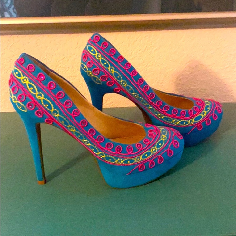 Life of the party Gianni Bini embellished heels!